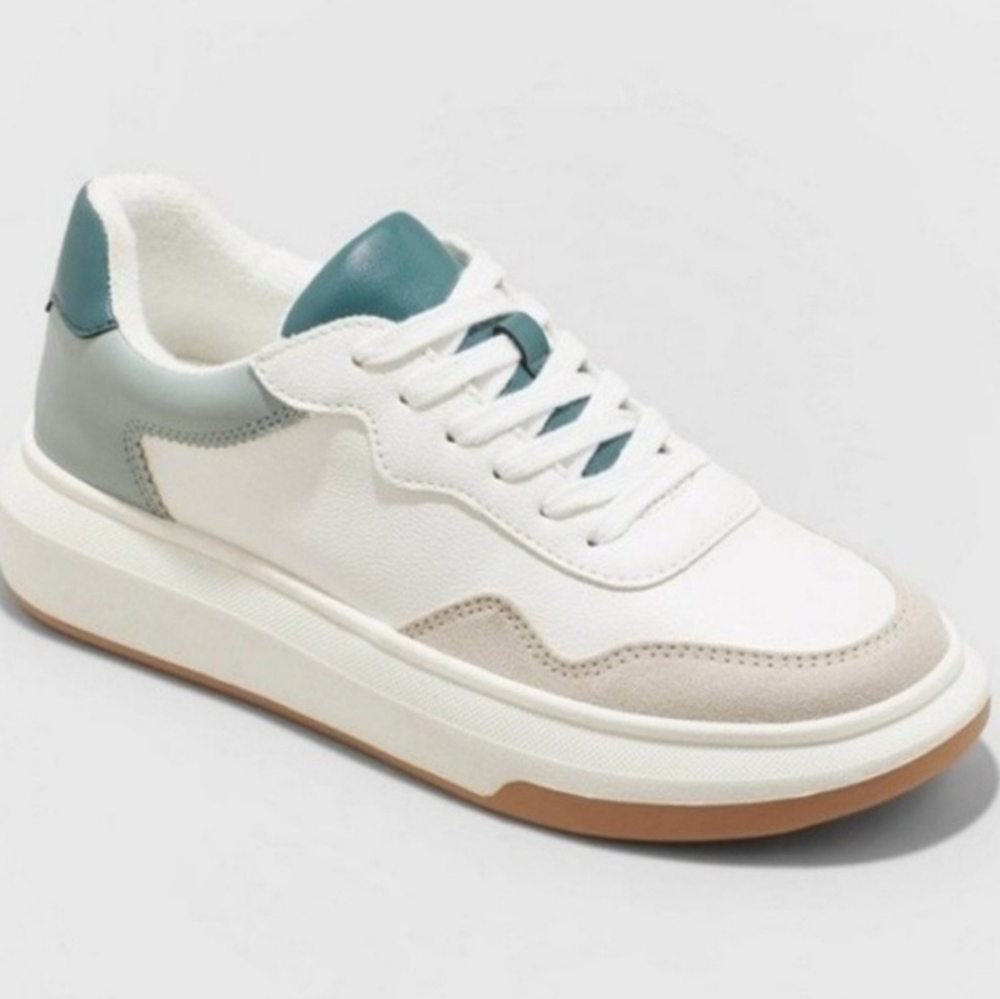 Universal Thread Flora lace up Trendy Sneakers White Blue Tan Memory Foam 8.5